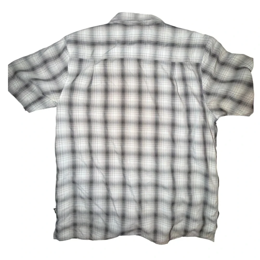 The North Face Mens Grey Plaid Short Sleeve Button Down Shirt Size Medium Hiking